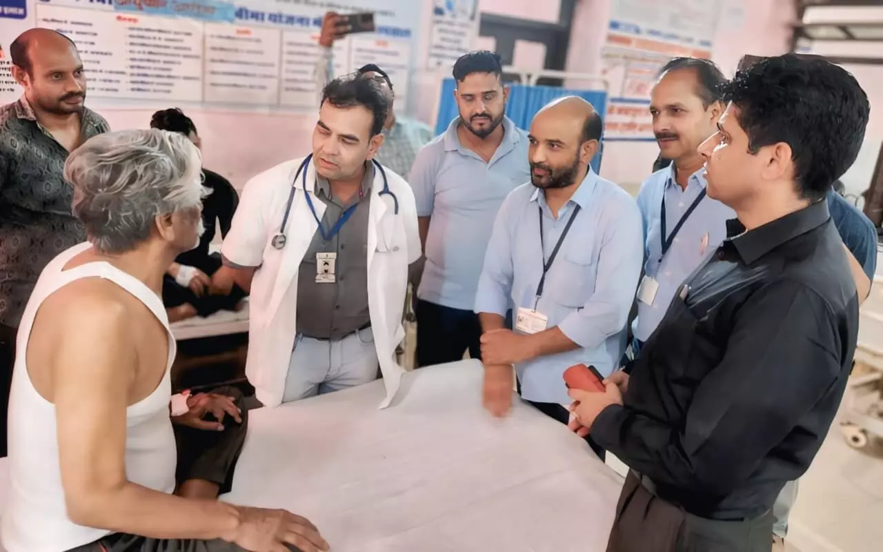 शाहपुरा एडीएम कुमावत ने जिला चिकित्सालय पहुंच कर स्थितियों की समीक्षा शाहपुरा एडीएम कुमावत ने जिला चिकित्सालय पहुंच कर स्थितियों की समीक्षा