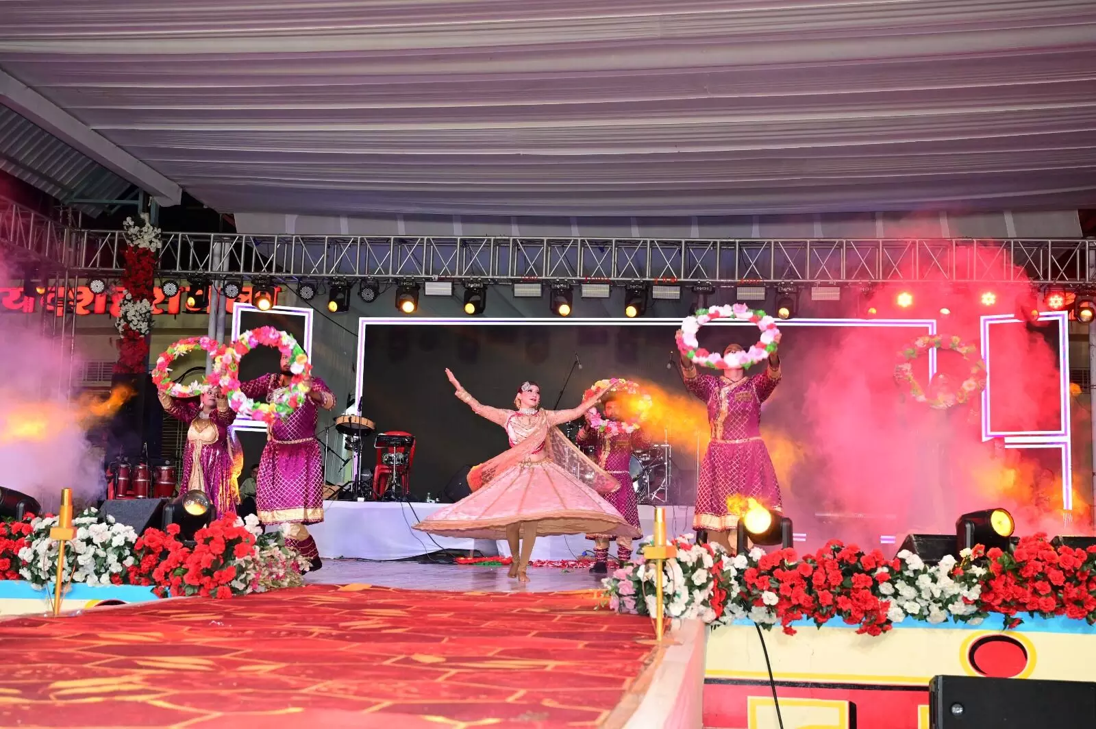 मीरा रंगमंच पर दसवें दिन दिखा कला और संस्कृति का अनूठा संगम