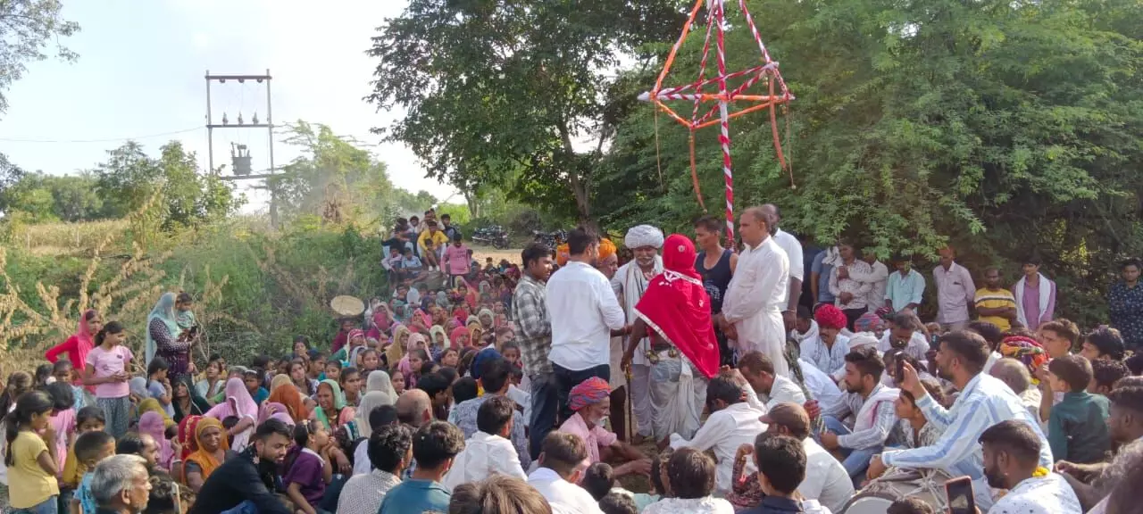 धूल खेड़ा में नेजा और ज्वारा विसर्जन के साथ नवरात्रि संपन्न धूल खेड़ा में नेजा और ज्वारा विसर्जन के साथ नवरात्रि संपन्न