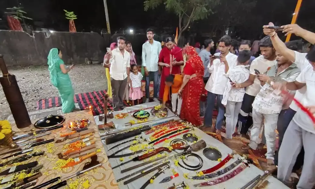 विहिप ने 70 स्थानों पर दुर्गावाहिनी स्थापना दिवस पर शस्त्र पूजन व अखाड़ा प्रदर्शन किया