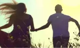 40 वर्षीय महिला अपने 7 साल छोटे बॉयफ्रेंड के साथ फरार, पति ने दर्ज कराई शिकायत