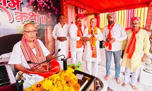 कलश यात्रा के साथ सेक्टर 14 में नौ दिवसीय रामकथा का शुभारंभ