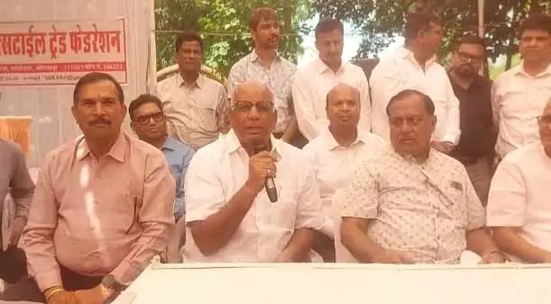 प्रोसेस हाउसों की अतिरिक्त लेवी के विरोध में व्यापारियों ने दी फैक्ट्रियां बंद करने की चेतावनी