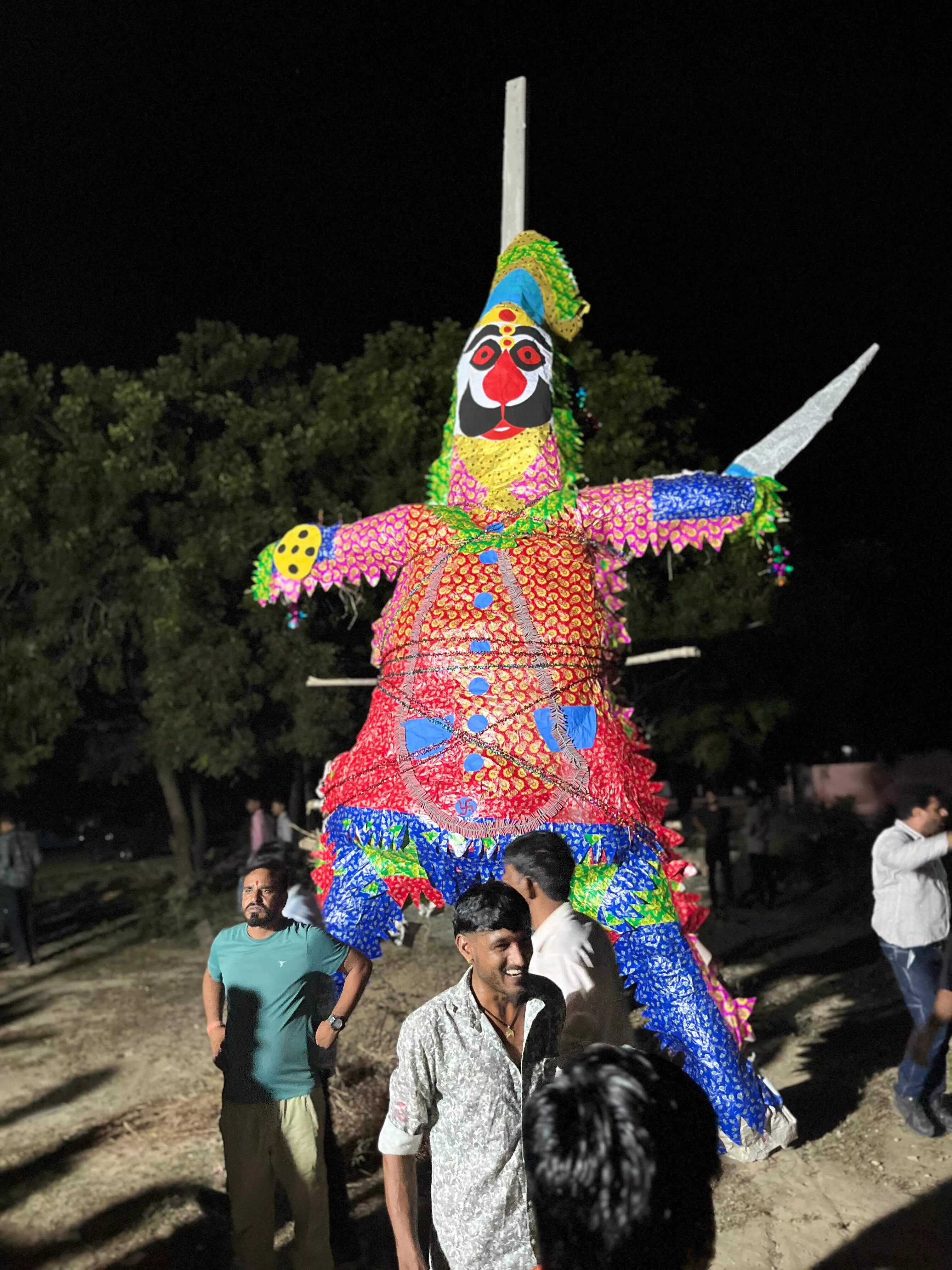 दशहरा पर्व पर तख्तपुरा गांव में किया गया प्रथम बार रावण दहन