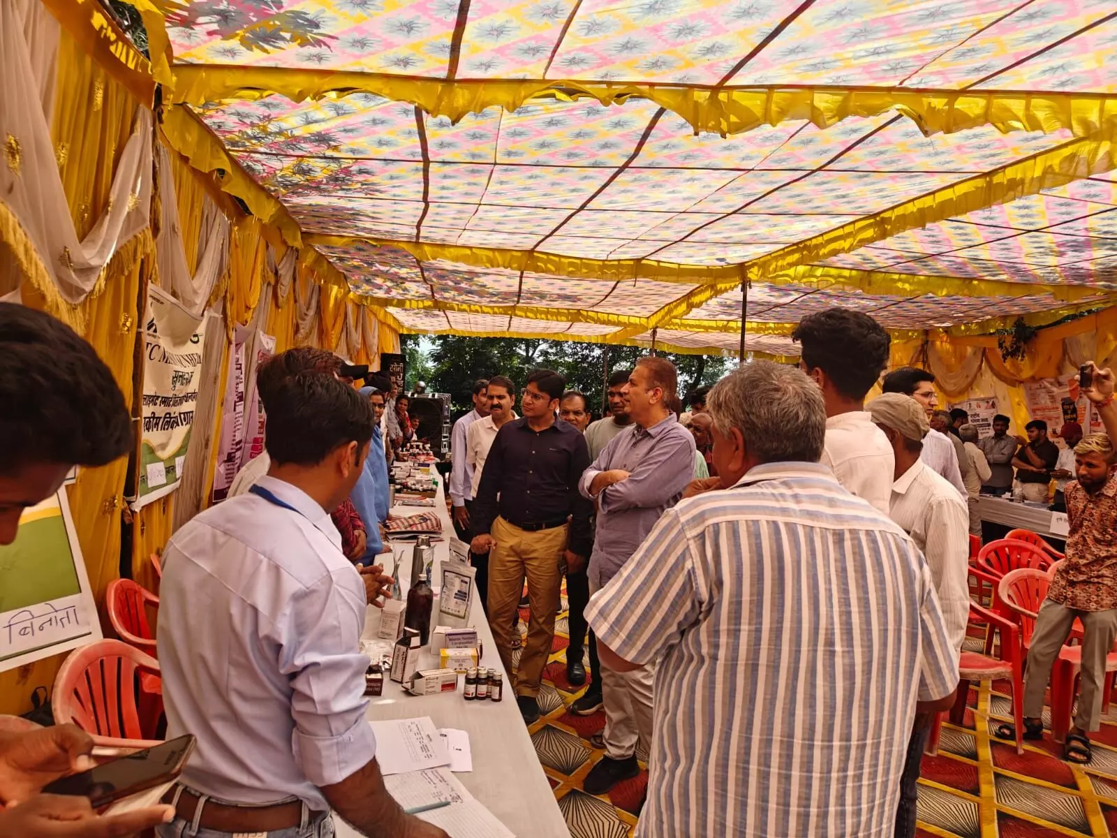 प्रमुख सचिव भवानी सिंह देथा ने किया ग्रामीण सेवा शिविर का निरीक्षण प्रमुख सचिव भवानी सिंह देथा ने किया ग्रामीण सेवा शिविर का निरीक्षण