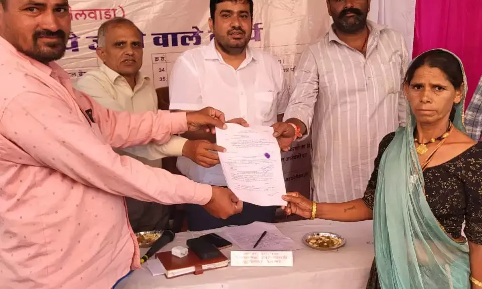 सांगरिया में ग्रामीण सेवा शिविर बना वरदान, राजस्व रिकॉर्ड में नाम शुद्धिकरण से महिला को मिला योजनाओं का लाभ सांगरिया में ग्रामीण सेवा शिविर बना वरदान, राजस्व रिकॉर्ड में नाम शुद्धिकरण से महिला को मिला योजनाओं का लाभ