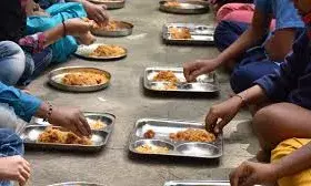 भीलवाड़ा में स्कूल के खाने से कम होगा तेल, बच्चों को मिलेगा हेल्दी पोषण!