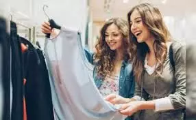 त्योहारी सीजन में कपड़ा कारोबारियों को झटका: 2500 से अधिक की खरीद पर 18% GST जारी, बाजार में सुस्ती की आशंका