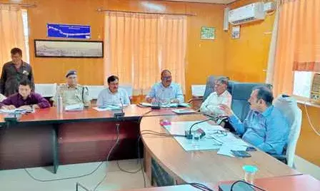 ग्रामीण और शहरी सेवा शिविरों में एक भी पात्र वंचित न रहे, सभी विभाग गंभीरता से कार्य करें :कलक्टर