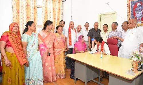 निशुल्क नेत्र जांच मोतियाबिंद ऑपरेशन शिविर में 30 रोगियों को दिया परामर्श निशुल्क नेत्र जांच मोतियाबिंद ऑपरेशन शिविर में 30 रोगियों को दिया परामर्श