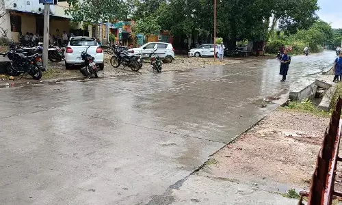 बनेड़ा में मानसून के बाद भी जारी है बारिश, यातायात प्रभावित