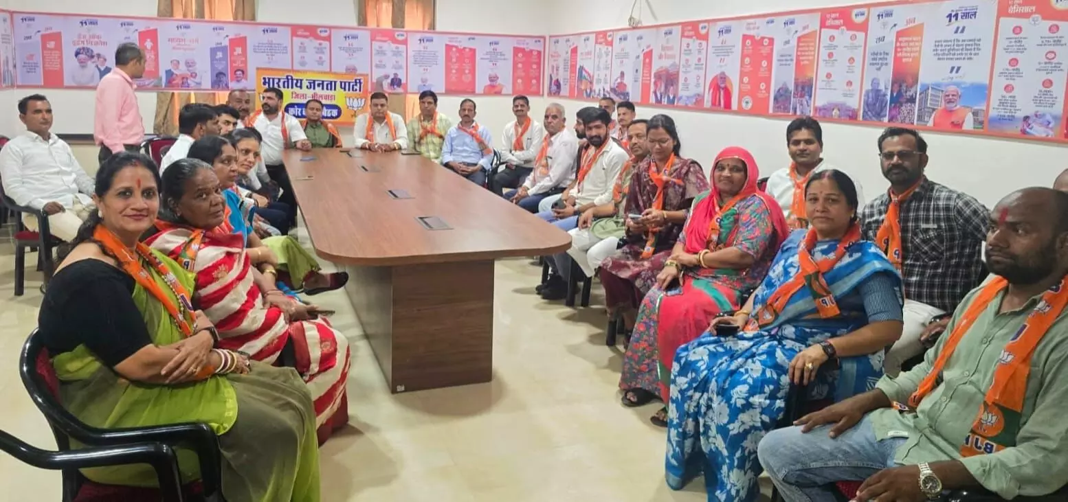 स्वदेशी वस्तुओं को अपनाने से लेकर प्रचार प्रसार द्वारा समाज में जागरूकता लायेगे