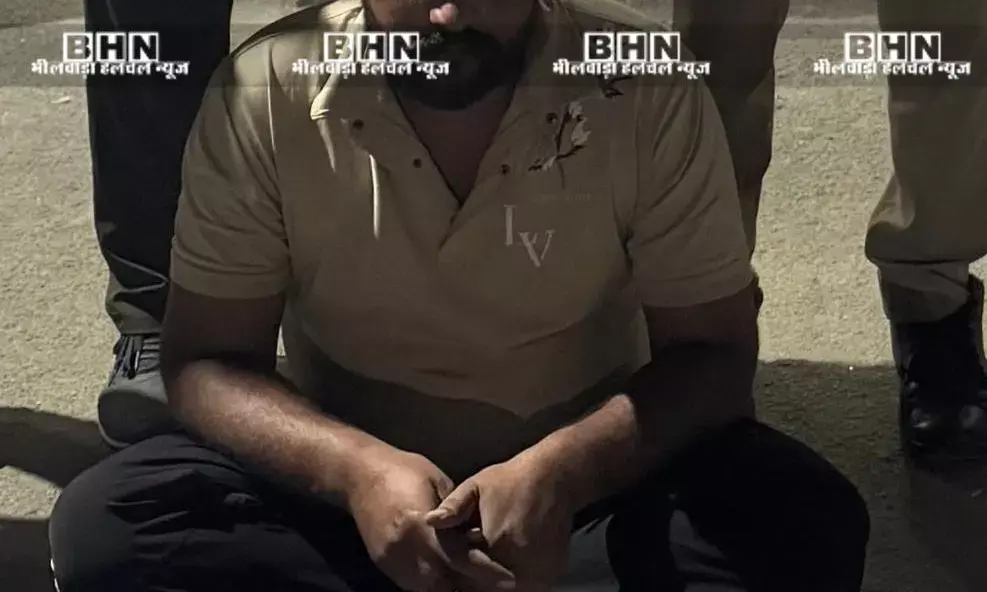 दो साल से फरार 15 हजार रुपये का इनामी अफीम तस्कर गिरफ्तार दो साल से फरार 15 हजार रुपये का इनामी अफीम तस्कर गिरफ्तार