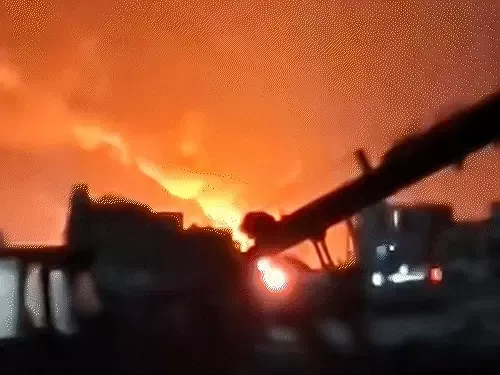 जयपुर-अजमेर हाईवे पर LPG ट्रक में लगी आग, लगातार धमाके, 20 से अधिक वाहन प्रभावित