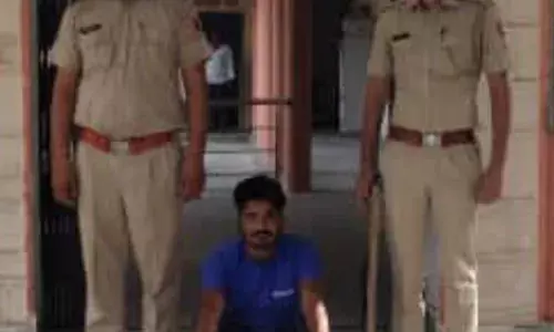 पुलिस टीम से मारपीट कर आरोपी को छुड़ाने के मामले में वांछित 5 हजार का ईनामी गिरफ्तार