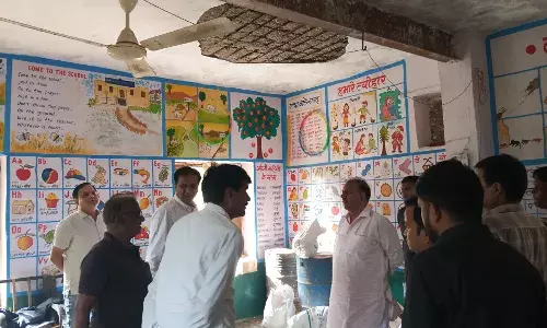 आंगनवाड़ी की छत का प्लास्टर गिरने से तीन वर्षीय बालिका चोटिल आंगनवाड़ी की छत का प्लास्टर गिरने से तीन वर्षीय बालिका चोटिल