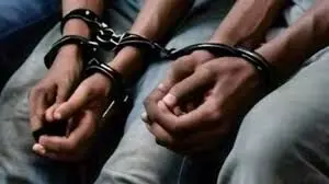 नाबालिग से रेप का आरोपित गिरफ्तार, एक अन्य मामले में सहयोगी पकड़ा नाबालिग से रेप का आरोपित गिरफ्तार, एक अन्य मामले में सहयोगी पकड़ा