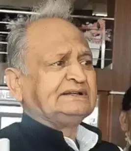 अशोक गहलोत बोले- “राज्य सरकार के पास कोई ताकत नहीं, जनता को राहत नहीं मिल रही”