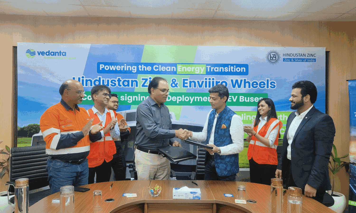 हिंदुस्तान जिंक ने इलेक्ट्रिक बसों के लिए एमओयू पर हस्ताक्षर किए, स्कोप 3 उत्सर्जन घटाने की दिशा में बड़ा कदम हिंदुस्तान जिंक ने इलेक्ट्रिक बसों के लिए एमओयू पर हस्ताक्षर किए, स्कोप 3 उत्सर्जन घटाने की दिशा में बड़ा कदम