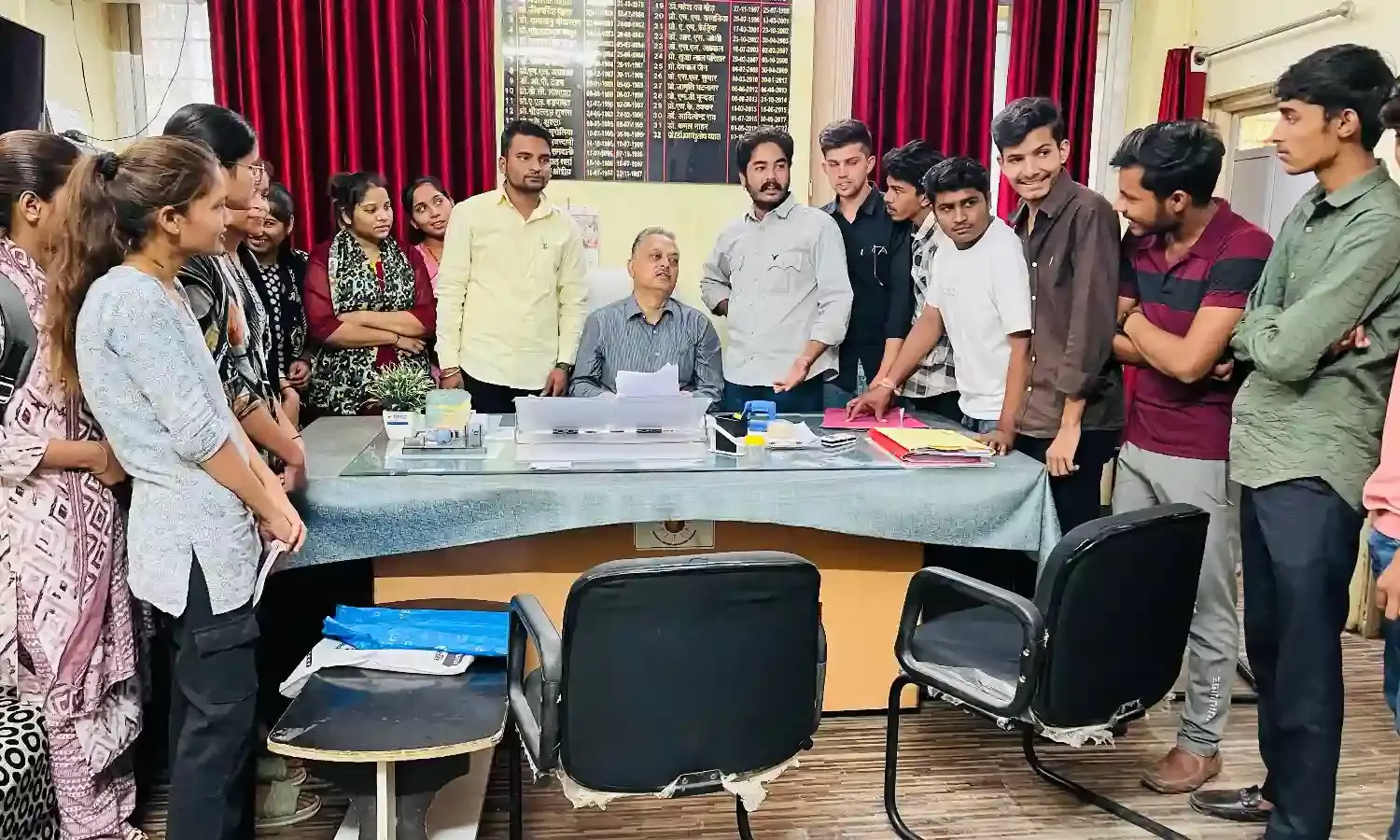 बीएससी तृतीय सेमेस्टर परिणाम में त्रुटियों को लेकर एन एस यू आई ने की पुनर्मूल्यांकन की मांग