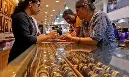 सोने-चांदी की कीमतों में तेज बढ़त, निवेशकों में दिखा उत्साह सोने-चांदी की कीमतों में तेज बढ़त, निवेशकों में दिखा उत्साह