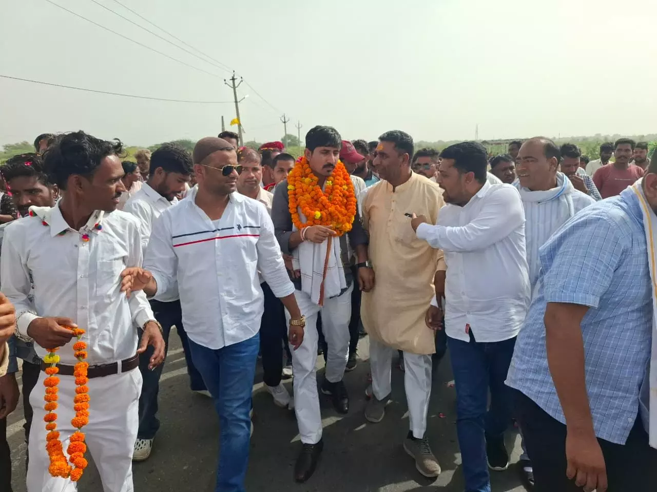 मोड़ का निंबाहेड़ा में राणा पूंजा सर्कल की जमीन के अवैध पट्टे बनाने वालों ने आदिवासी महापुरुषों का किया अपमान