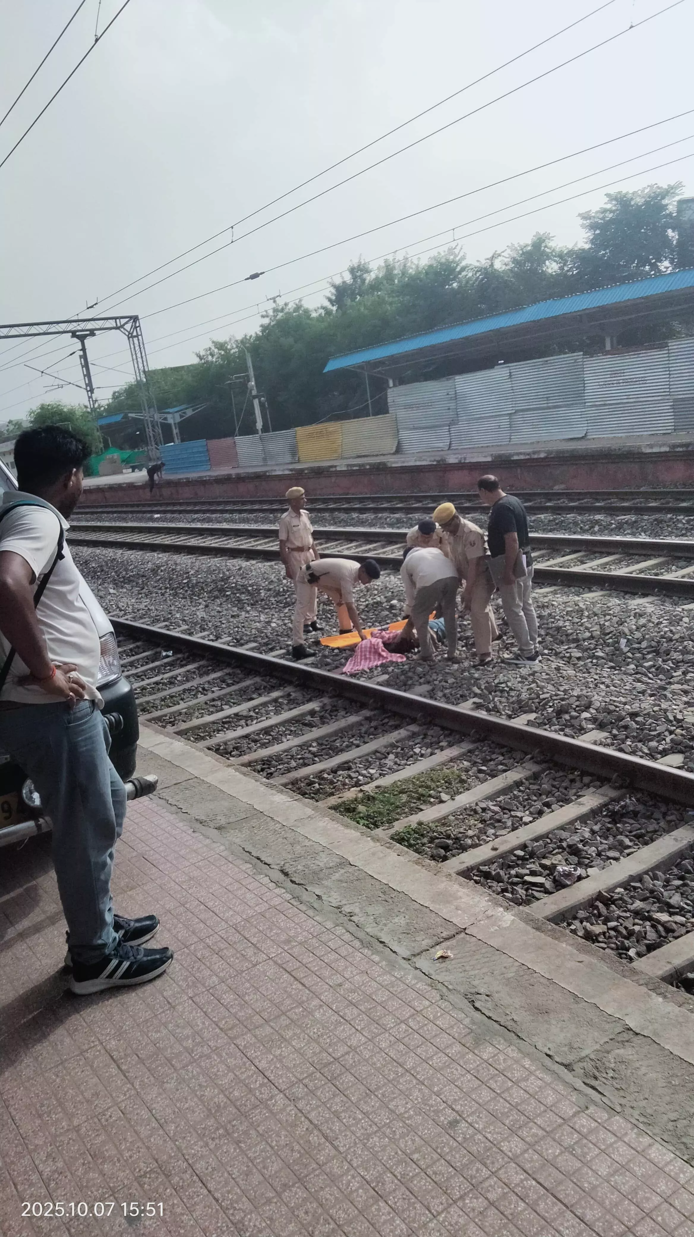 भीलवाड़ा रेलवे स्टेशन पर खुदकुशी का मामला — युवक की पहचान हुई, 15-20 दिन से डिप्रेशन में था