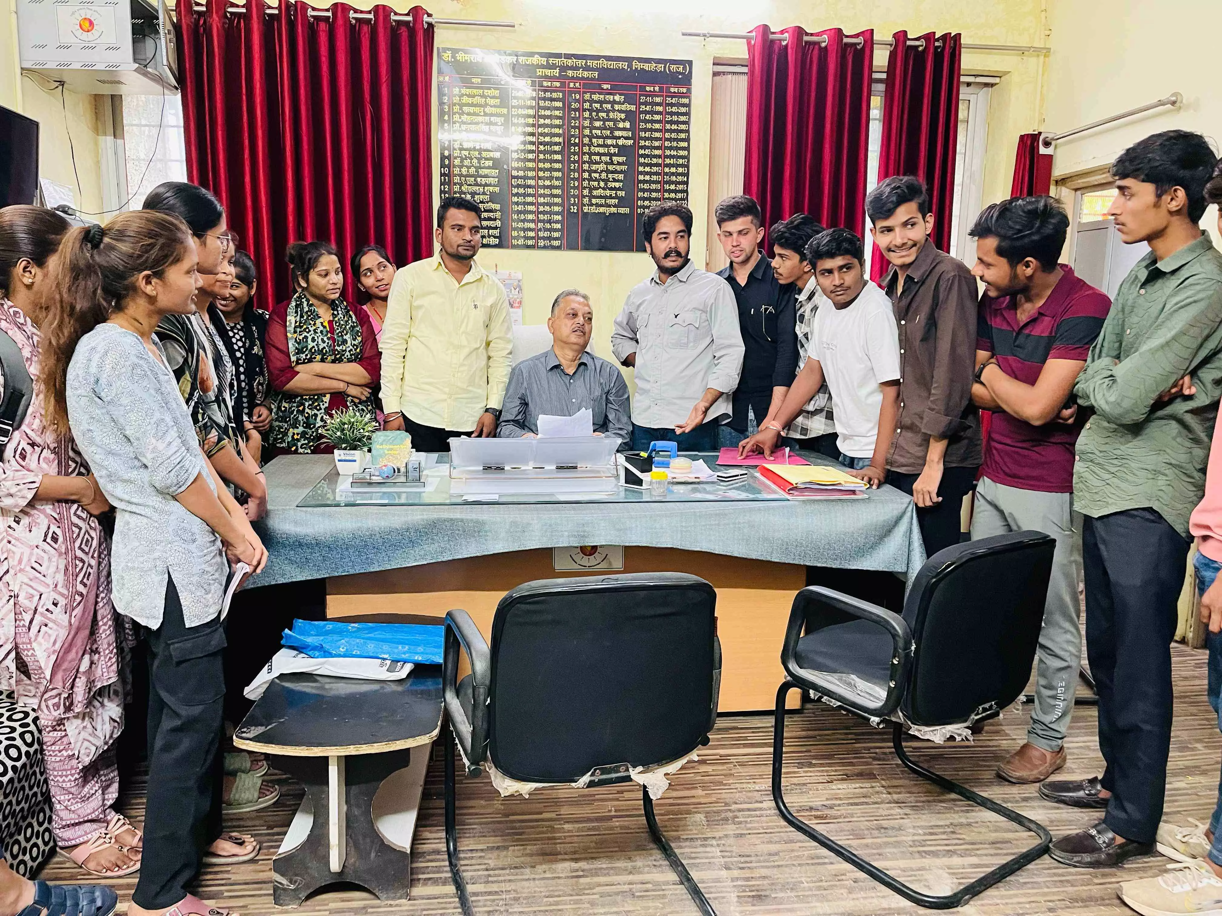 बीएससी तृतीय सेमेस्टर परिणाम में त्रुटियों को लेकर एन एस यू आई ने की पुनर्मूल्यांकन की मांग