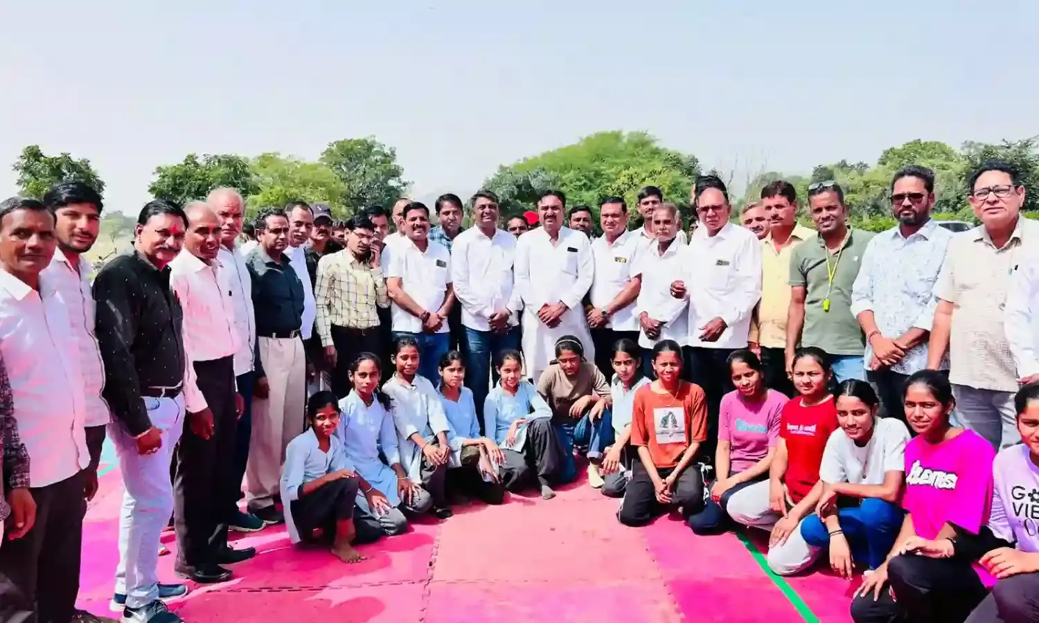 सांसद खेल महोत्सव 2025 में उमड़ा जोश, एराल में शुरू हुआ पंचायत स्तरीय खेल उत्सव