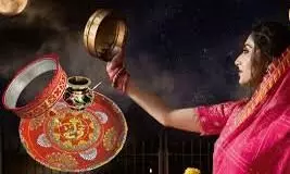 करवा चौथ पर शहर में रौनक, बाजारों में खरीदारी का उत्साह