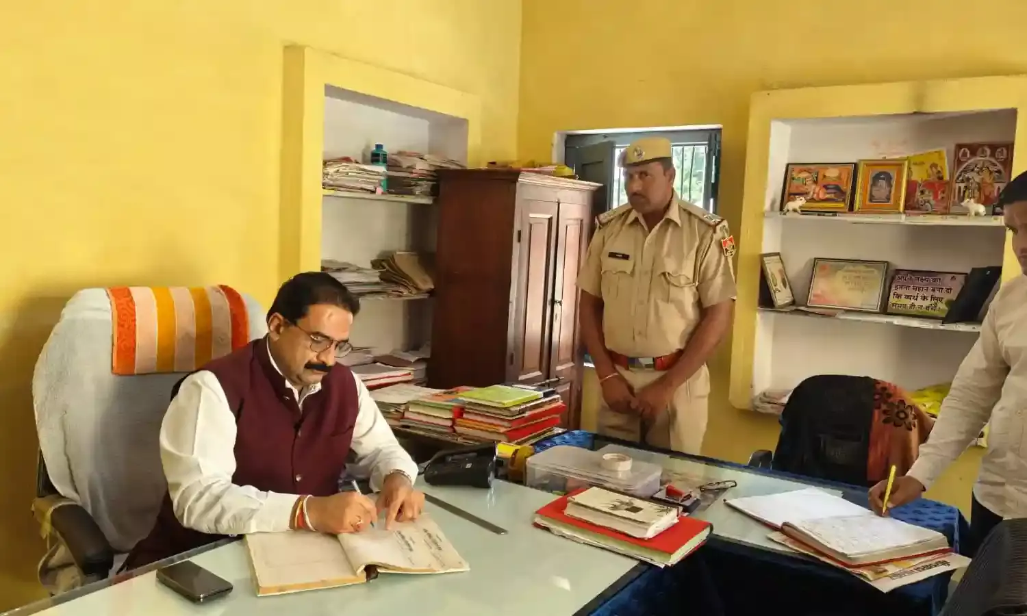 जिला एवं सत्र न्यायाधीश अभय जैन ने किया उपकारागार का निरीक्षण