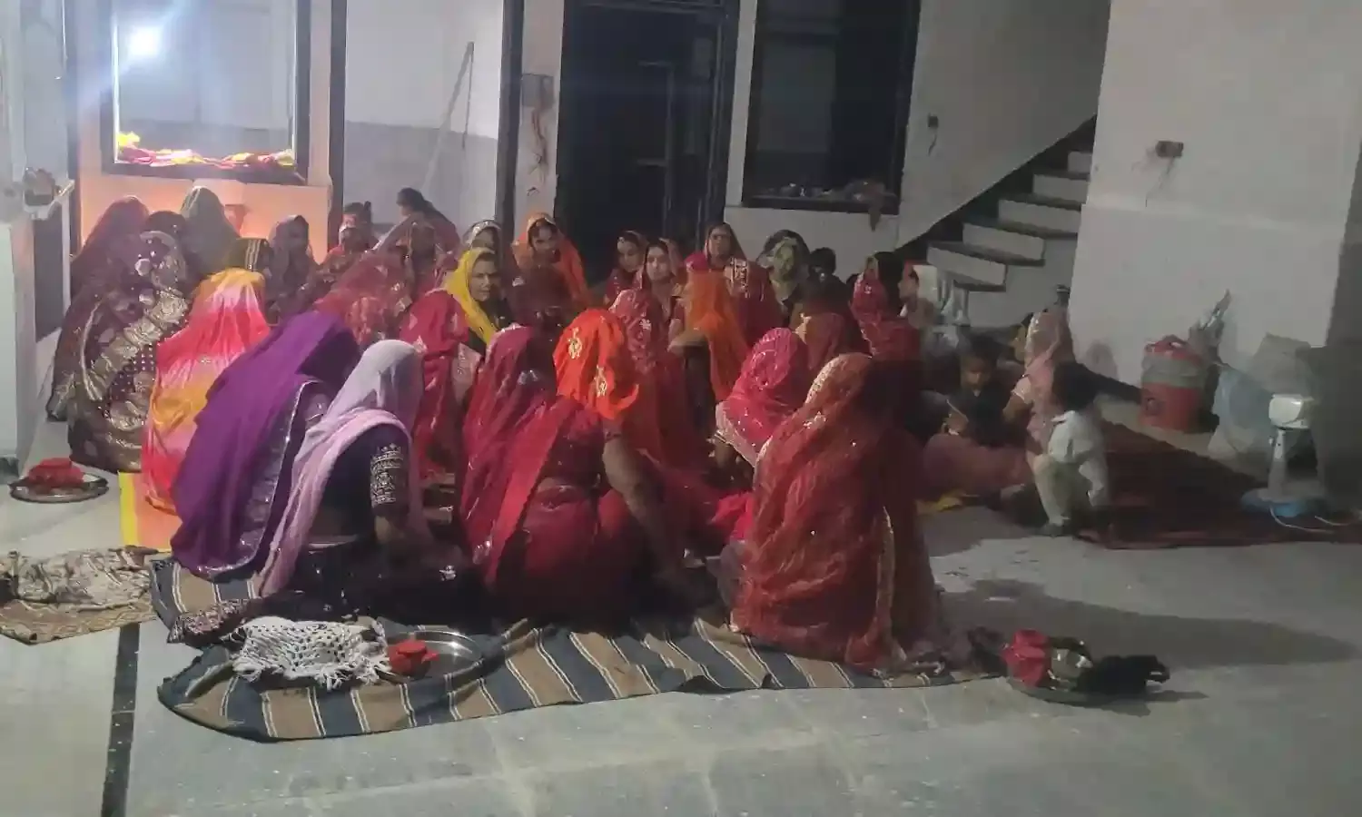 भगवानपुरा मे मनाया सुहागिन महिलाओ ने करवा चौथ का व्रत