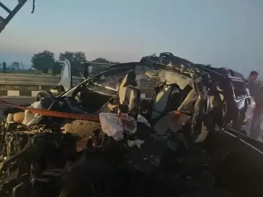 ATS की महिला ASI का शव ले जा रही कार  तर्क से भिड़ी, बेटा , भिजा और बहन की मोत