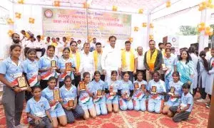 विधायक ने की विद्यालय में सीएसआर मद से 5 नए कक्ष बनाने की घोषणा