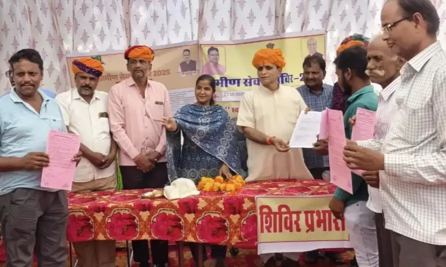 मुकुनपुरिया में शिविर के दौरान विधायक खंडेलवाल ने किए विकास कार्यों का लोकार्पण, घोड़े पर निकली बिन्दौली