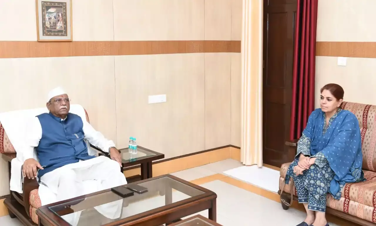 राज्यपाल  बागड़े पहुंचे उदयपुर, अधिकारियों ने की अगवानी