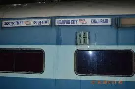 खजुराहो-उदयपुर ट्रेन से गिरकर अहमदाबाद के प्रौढ़ की मौत, खाटूश्याम के दर्शन कर लौट रहा था घर खजुराहो-उदयपुर ट्रेन से गिरकर अहमदाबाद के प्रौढ़ की मौत, खाटूश्याम के दर्शन कर लौट रहा था घर