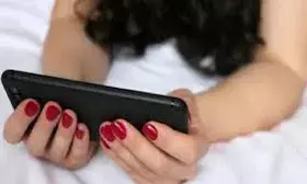 न्यूड वीडियो कॉल से ब्लैकमेलिंग — मकान और 25 लाख की डिमांड, व्यापारी ने की सुसाइड की कोशिश