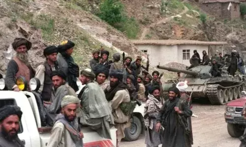 पाकिस्तान की एयस्ट्राइक के बाद अफगानिस्तान सीमा पर जंग! , 58 सैनिक ढेर, 25 चेक पोस्ट पर कब्जा पाकिस्तान की एयस्ट्राइक के बाद अफगानिस्तान सीमा पर जंग! , 58 सैनिक ढेर, 25 चेक पोस्ट पर कब्जा