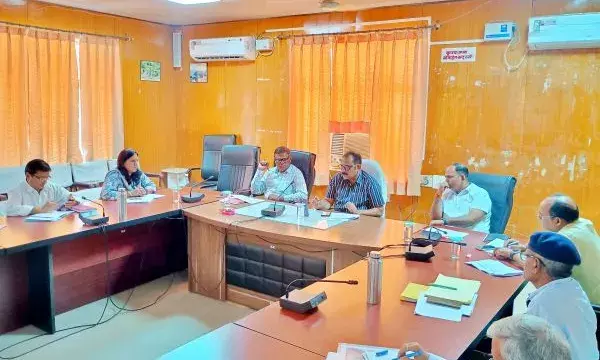 संपर्क पोर्टल, ग्रामीण एवं शहरी सेवा शिविरों की साप्ताहिक समीक्षा बैठक आयोजित