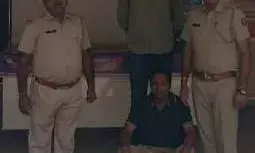 12 लाख रुपये की धोखाधड़ी करने वाला कपड़ा व्यापारी गिरफ्तार