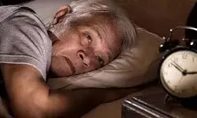 बढ़ती उम्र में नींद कम होना: खतरे की घंटी