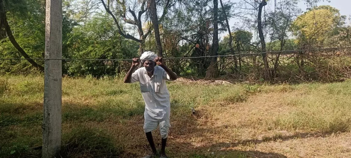 रिछडा में ऊंकार बैरवा के खेत पर पेश लाइन वंचित, अधिकारी सुनवाई नहीं कर रहे है