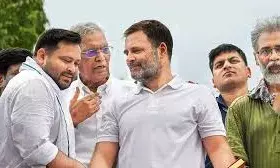 महागठबंधन सीटों का ऐलान आज? तेजस्वी और कांग्रेस की अहम बैठक शुरू महागठबंधन सीटों का ऐलान आज? तेजस्वी और कांग्रेस की अहम बैठक शुरू