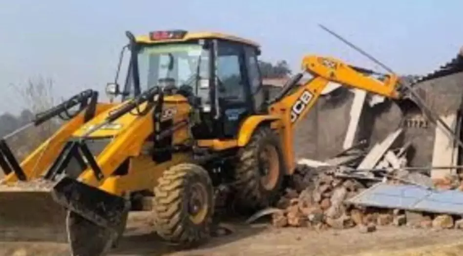 लव जिहाद पर चला सरकार का बुलडोजर, आरोपी मोहसिन के दो लव जिहाद पर चला सरकार का बुलडोजर, आरोपी मोहसिन के दो