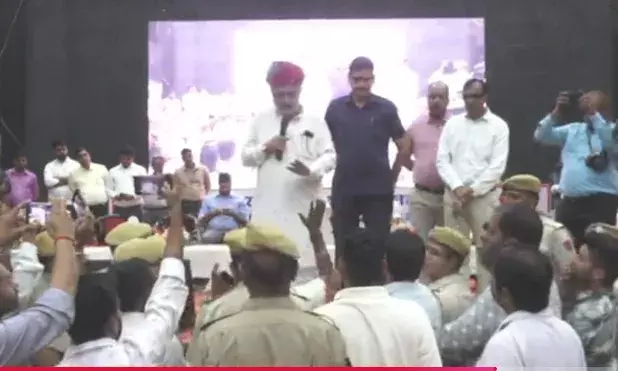 लॉटरी पर उठाई उंगली, किए गंभीर कमेंट लॉटरी पर उठाई उंगली, किए गंभीर कमेंट