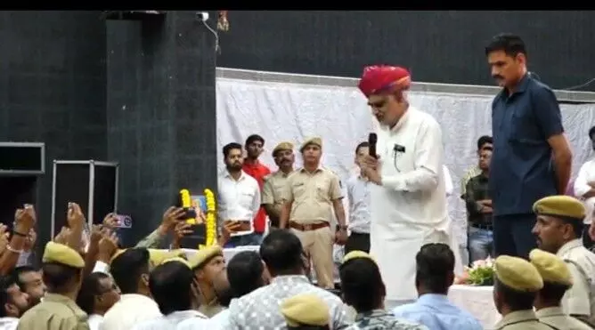 भीलवाड़ा में दीपावली पर 3081 लोगों को मिला भूखंड का तोहफा, मंत्री झाबर सिंह खर्रा बोले – गड़बड़ी करने वालों पर होगी सख्त कार्रवाई, जल्द आएगी नई योजना भीलवाड़ा में दीपावली पर 3081 लोगों को मिला भूखंड का तोहफा, मंत्री झाबर सिंह खर्रा बोले – गड़बड़ी करने वालों पर होगी सख्त कार्रवाई, जल्द आएगी नई योजना