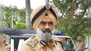 5 लाख रुपए घूस लेते रंगे हाथ पकड़े गए DIG हरचरण भुल्लर, घर से करोड़ों रुपए बरामद