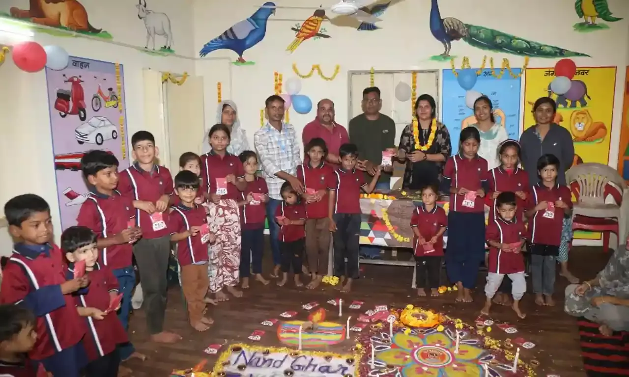 करेड़ा नंदघर में दीपोत्सव कार्यक्रम हर्षोल्लास से मनाया गया, स्वास्थ्य–स्वच्छता का दिया संदेश