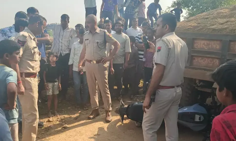 बजरी परिवहन करती चार ट्रैक्टर-ट्रॉली जब्त, चार गिरफ्तार